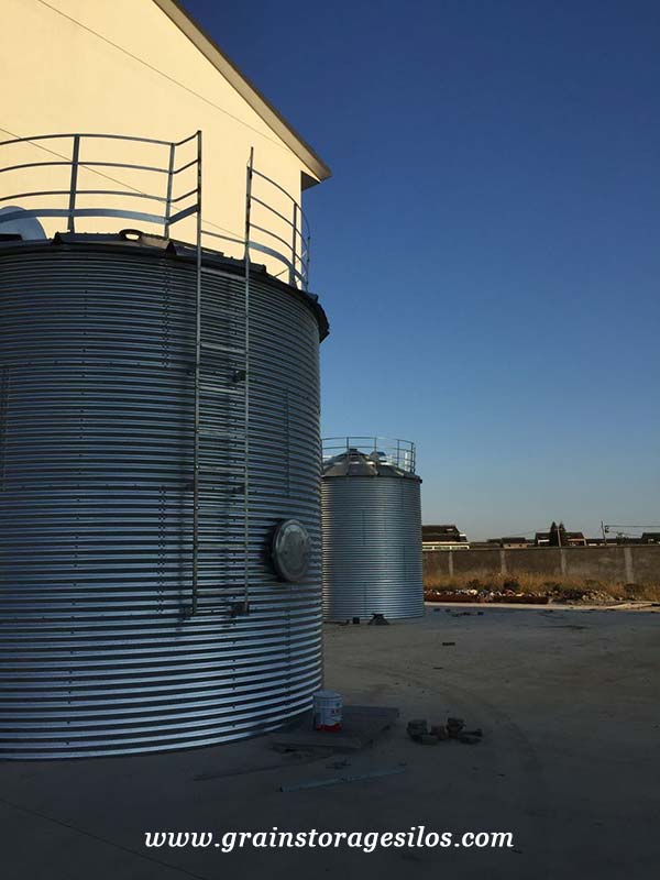 steel pelletsilo is being installed in jiangsu province